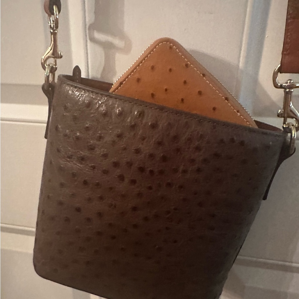 Dooney & Bourke Brown Crossbody Bag AND wallet. - Picture 2 of 6